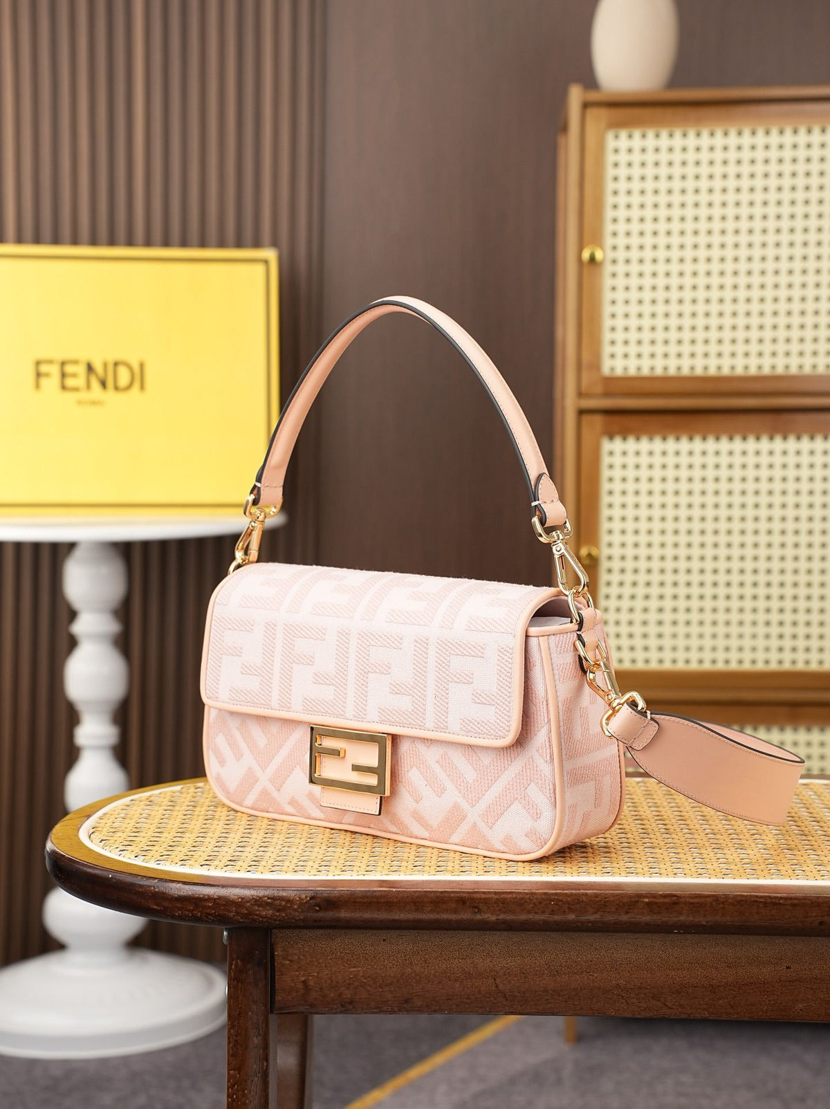 Model 6005, size 266.5 x 13.5 cm