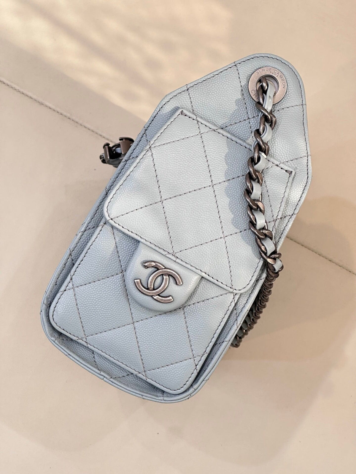 New releases are always a surprise. This year is no exception. The appearance of the 25C early spring series bags has reached a new level.