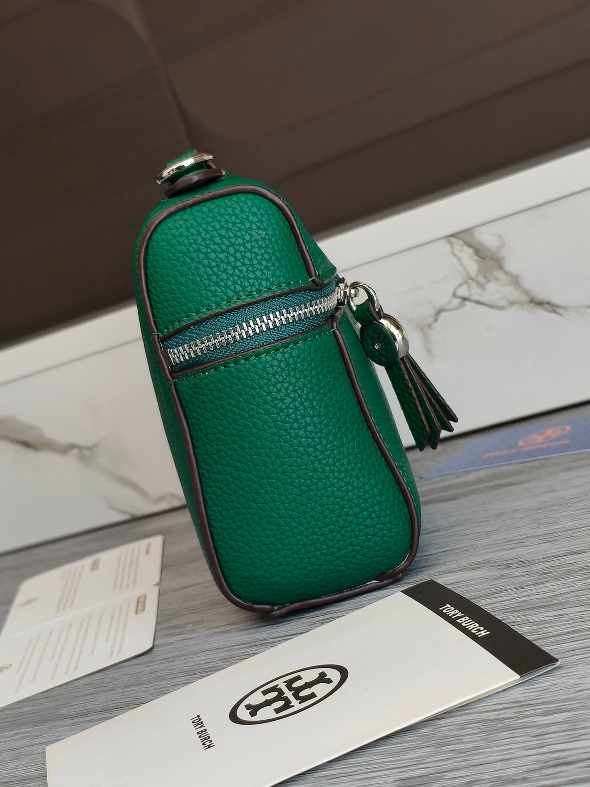 TB new Tory Burch lychee patterned cowhide box bag, cowhide makeup bag, single shoulder, single shoulder, crossbody, or handbag is both suitable