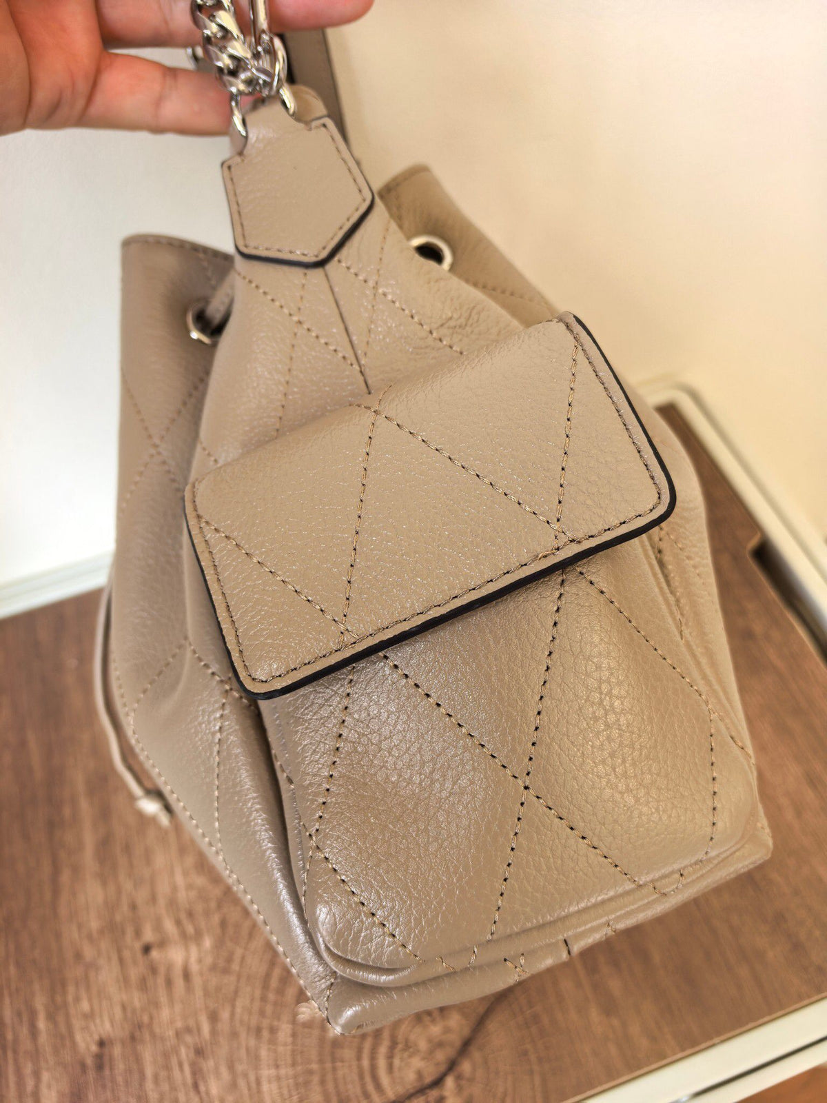 [Number 1517] The small account will never go out of style | The Dream Love Bag has been fiercely grasped by this TB, featuring a classic diamond grid and a vintage gold chain with a built-in noble filter