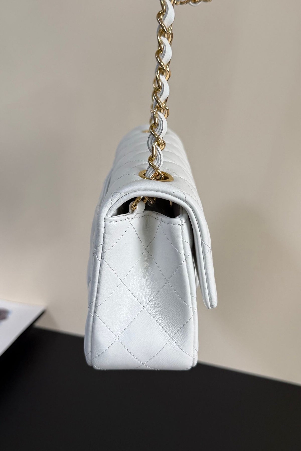 Upgraded version (full leather inside and outside) CF 20cm lambskin. Exclusive product in the market. Please see the pictures for leather details and workmanship. It is perfect. Welcome to compare. 116 Platinum