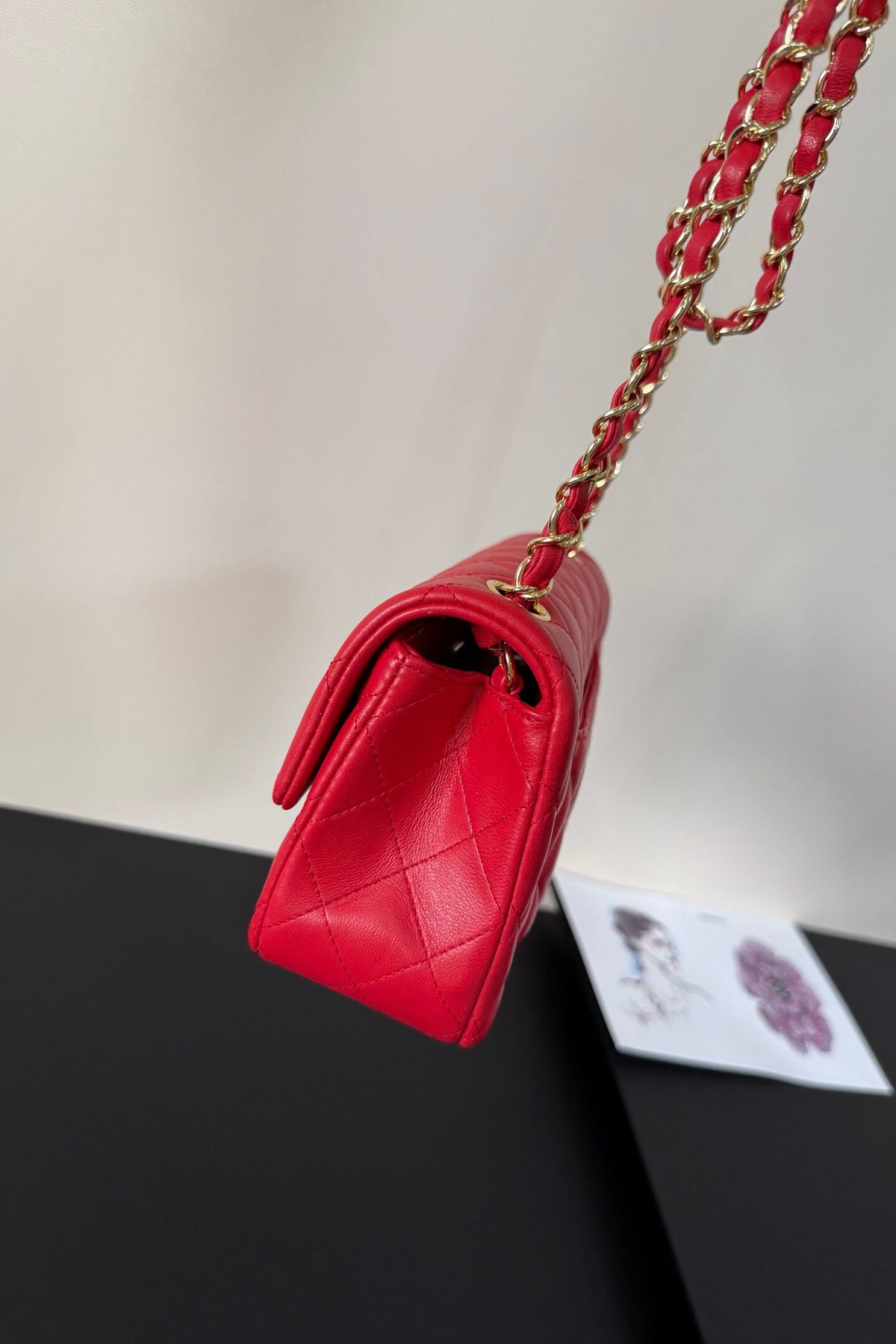 Upgraded version (full leather inside and outside) CF 20cm lambskin. Exclusive good product on the market. Please see the pictures for leather details and workmanship. It is perfect. Welcome to compare 116 Big Red.