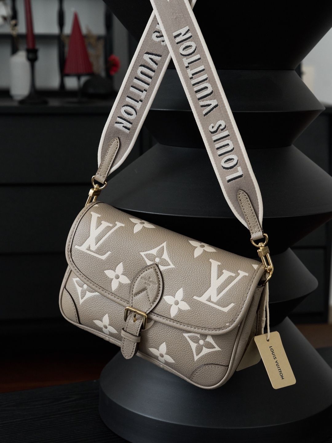 DIANE handbag M46583 P1480 Elephant Grey Baguette