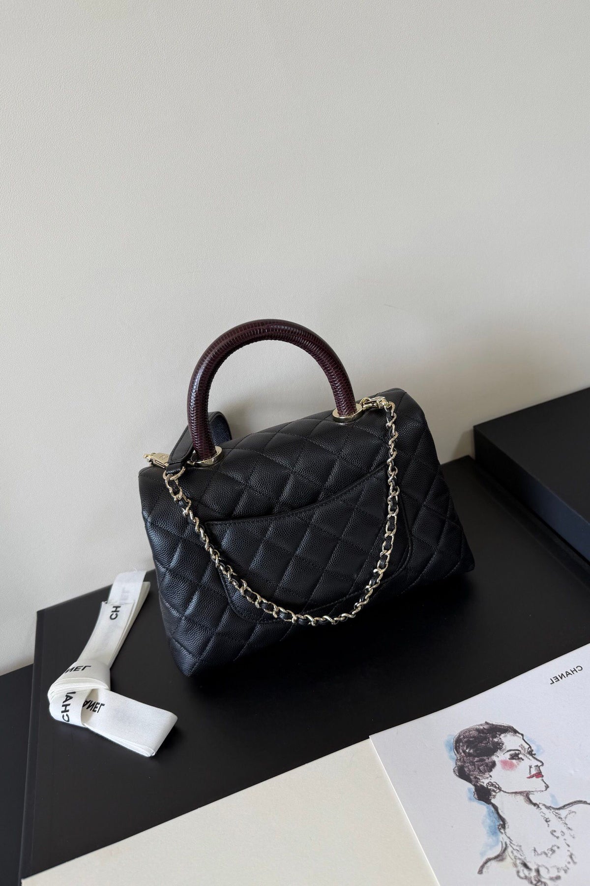 A186Coco handle top flip single shoulder chain handle bag, detachable shoulder strap, original cowhide soft to the touch, full copper hardware, size, small size 23cm1080