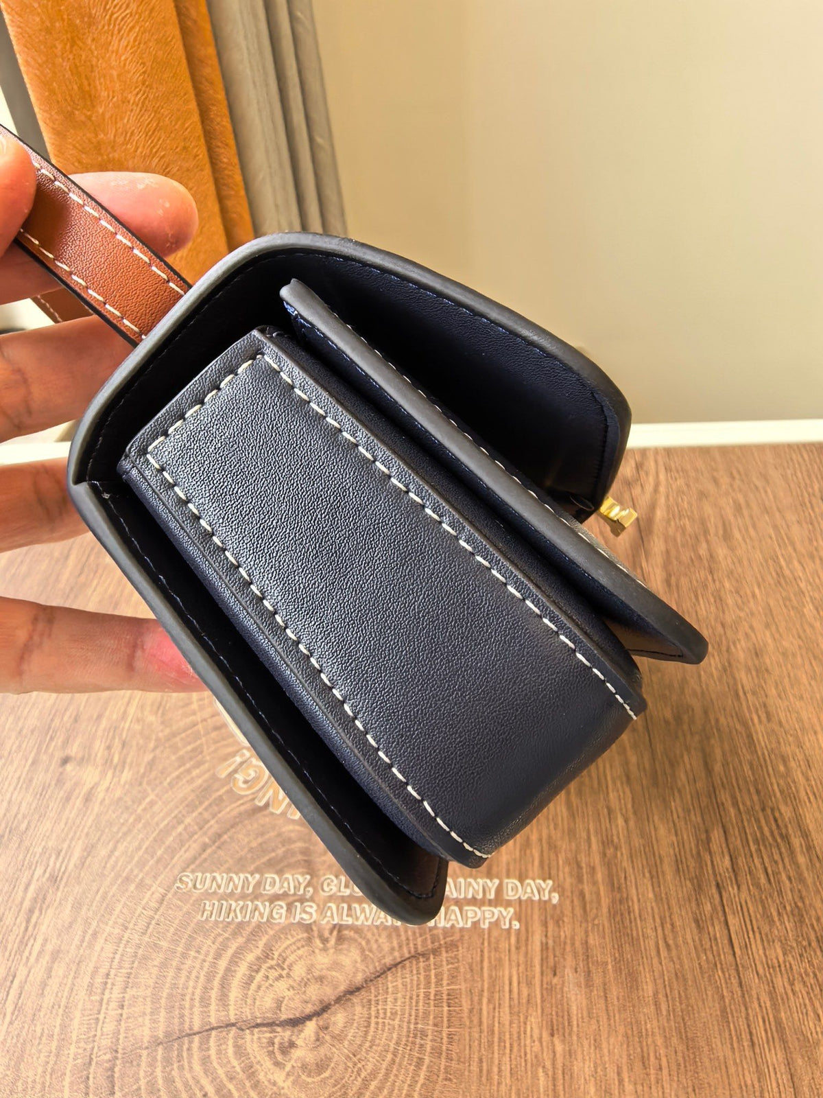 Eleanor's hot blue presbyopia bag has a beautiful and versatile color