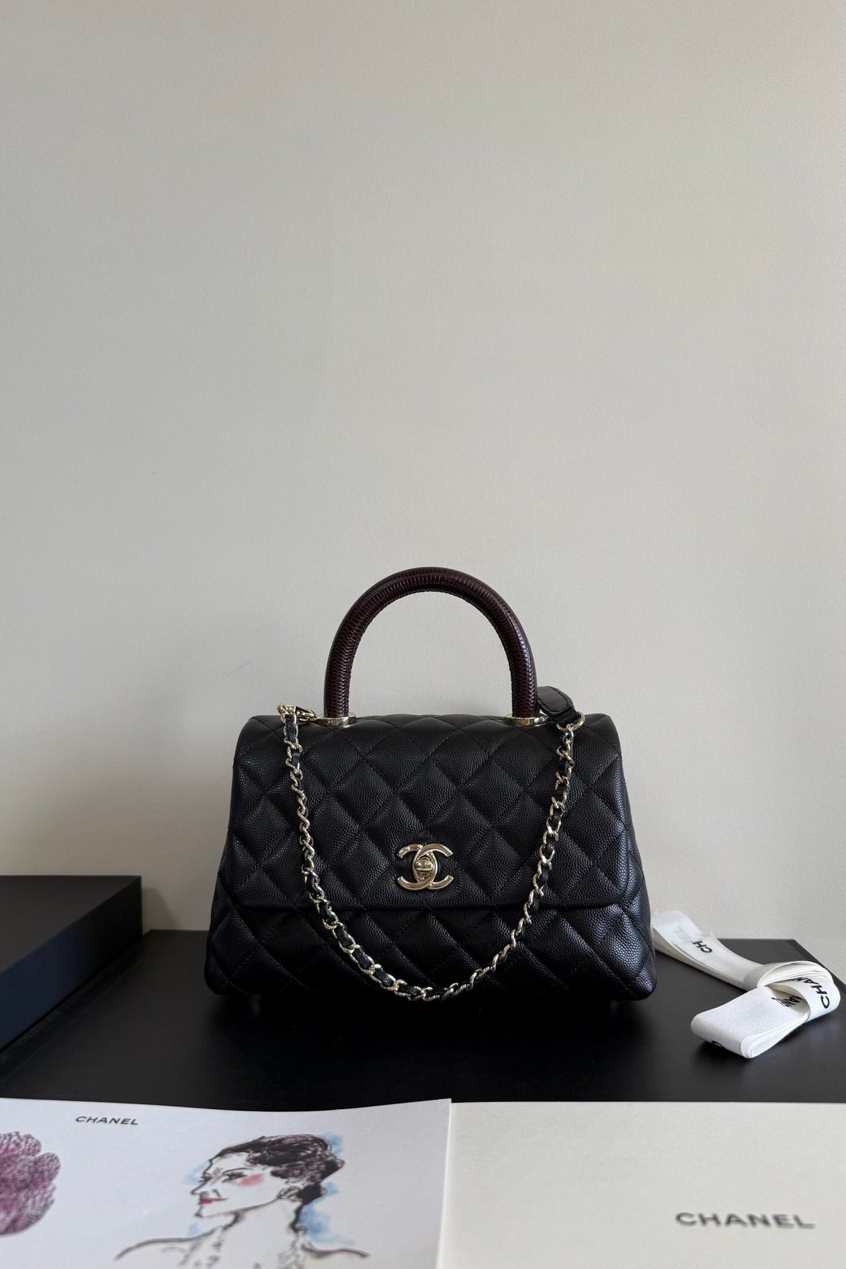 A186Coco handle top flip single shoulder chain handle bag, detachable shoulder strap, original cowhide soft to the touch, full copper hardware, size, small size 23cm1080