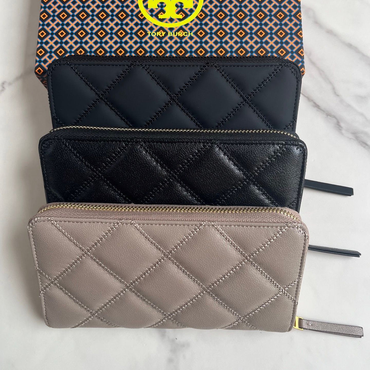 Classic and popular zipper bag with frosted black, black, and gray color, size 19.510