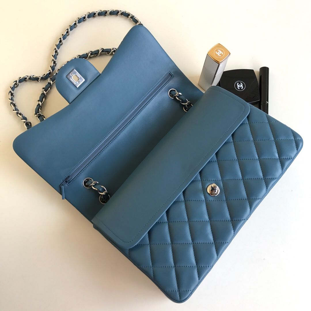 Upgraded version A1113 is too beautiful to have friends CF Classic diamond series Original lambskin small buckle version Professionally customized heavyweight hardware shoulder straps Handmade wiring Matching with same color lining Exquisite hot stamping