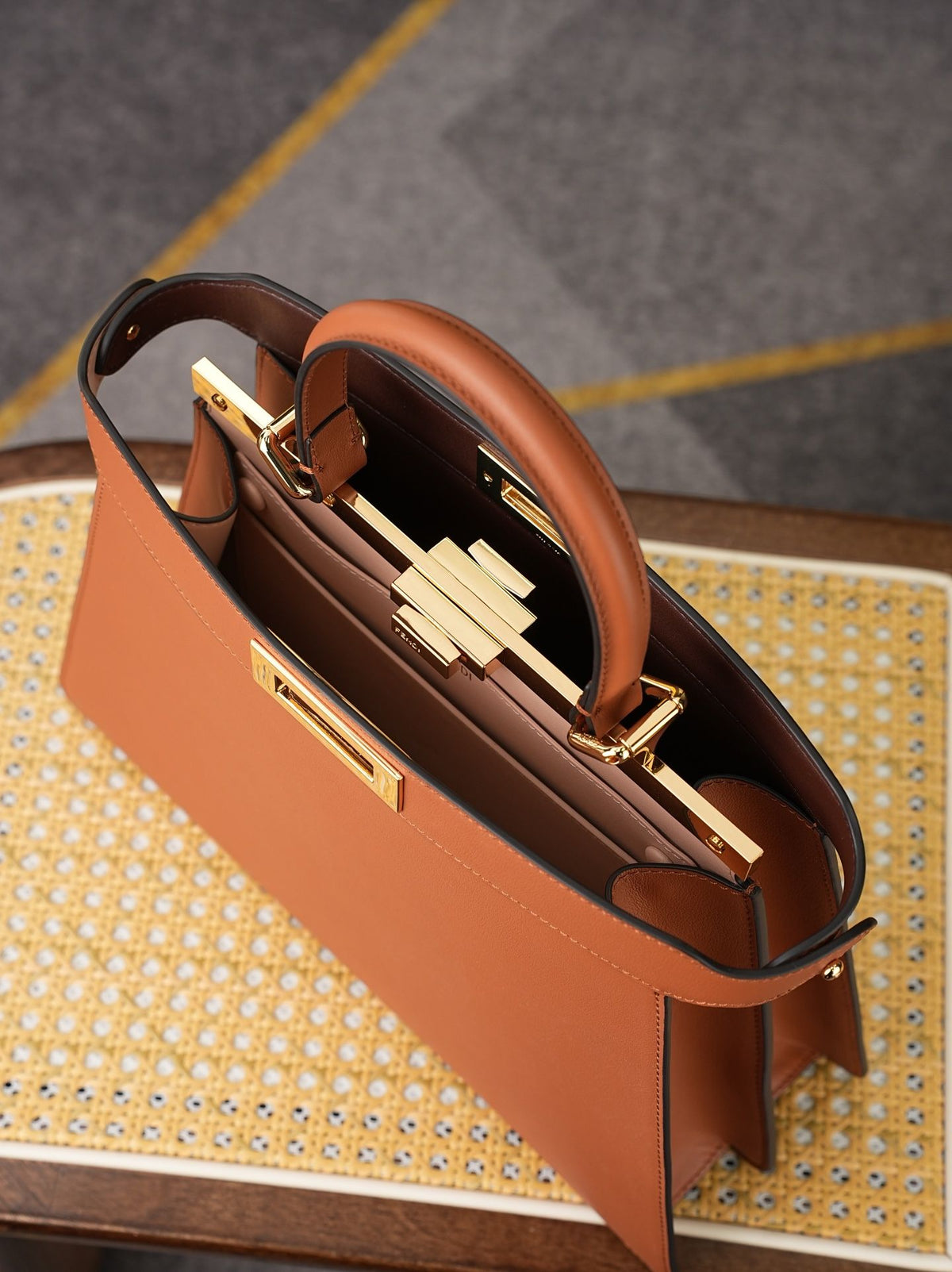 Model 8005, large size, 33x25x13cm