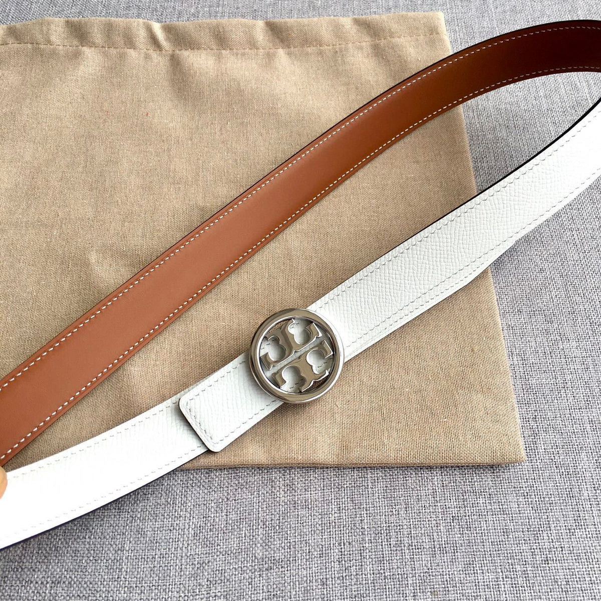 Tory Burch women's models are on sale and popular. Thank you for customer feedback. Real photos. Top quality products. See details. Available in 2.5CM. Available in all sizes