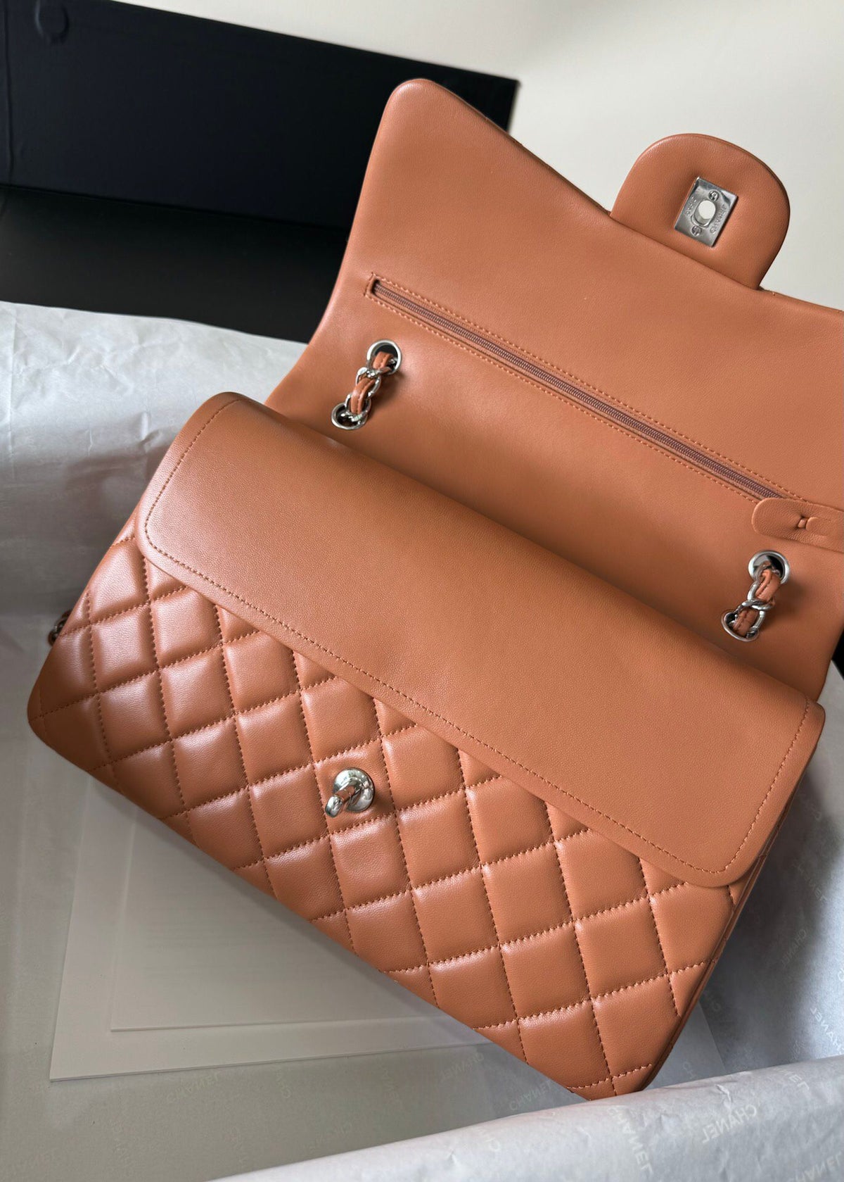 Upgraded version A1113 So beautiful that no one has friends CF Classic diamond series Original lambskin small buckle version Professionally customized heavyweight hardware shoulder straps Handmade wiring Lining leather Exquisite hot stamping font Uniform
