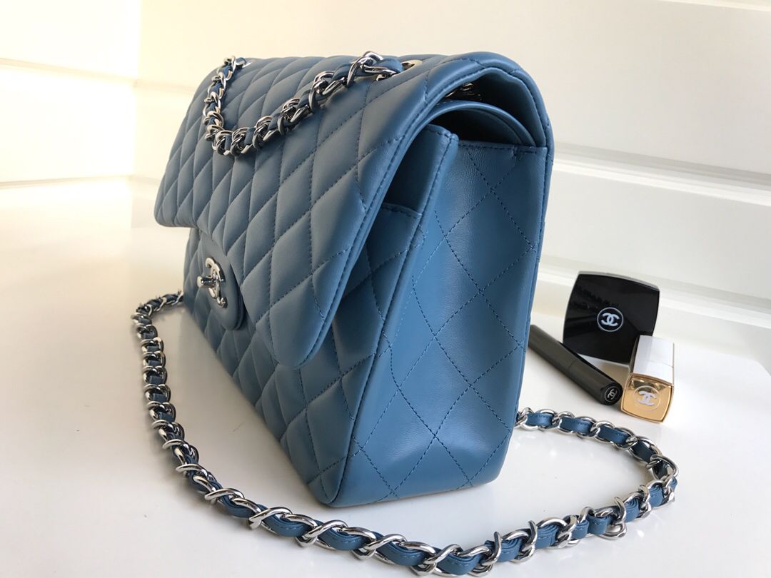 Upgraded version A1113 is too beautiful to have friends CF Classic diamond series Original lambskin small buckle version Professionally customized heavyweight hardware shoulder straps Handmade wiring Matching with same color lining Exquisite hot stamping