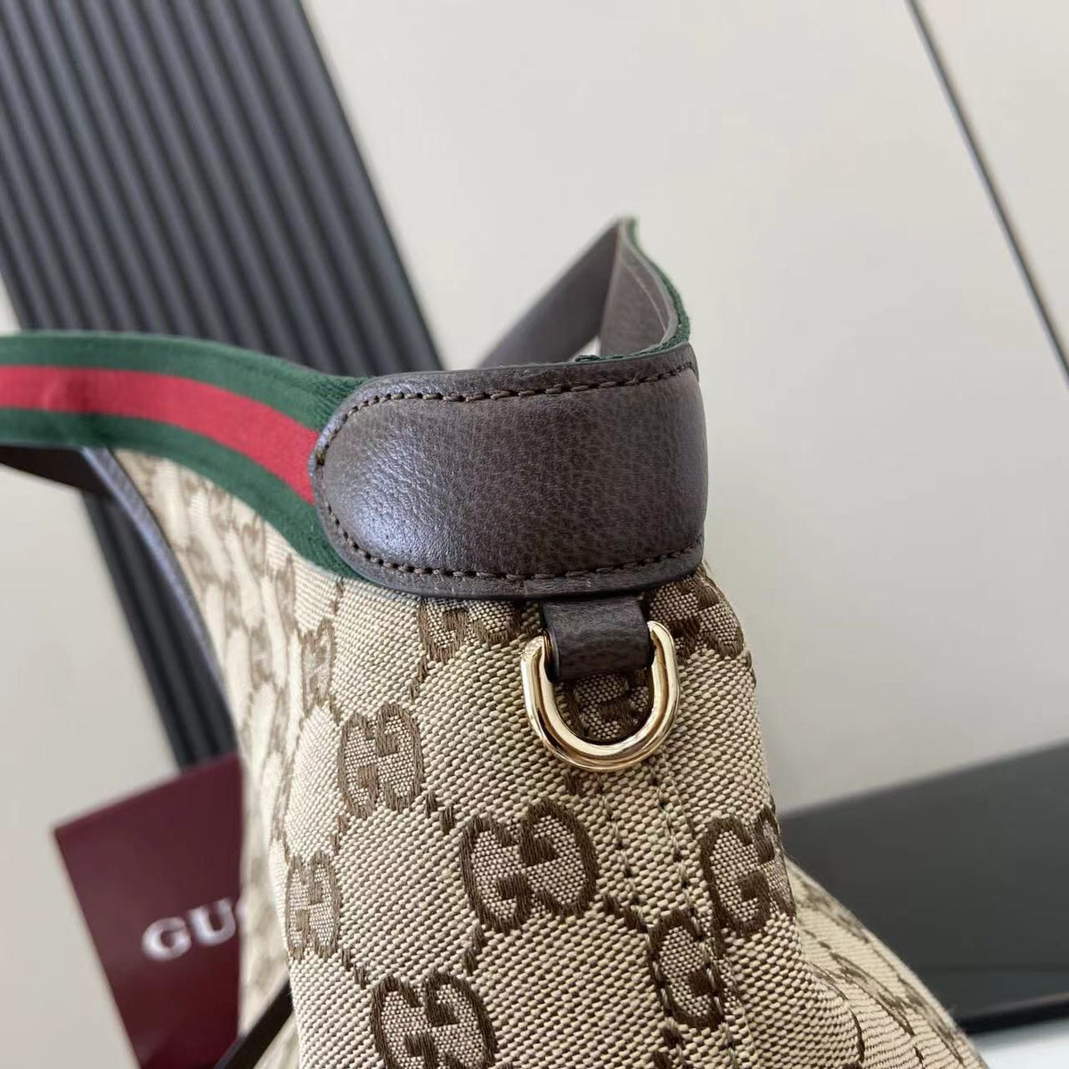 this top-of-the-line original single-piece bag with original leather and full packaging is the latest addition to the Giglio series, showcased at the 2026 early spring fashion show in Florence. It pays tribute to the brand's Italian roots