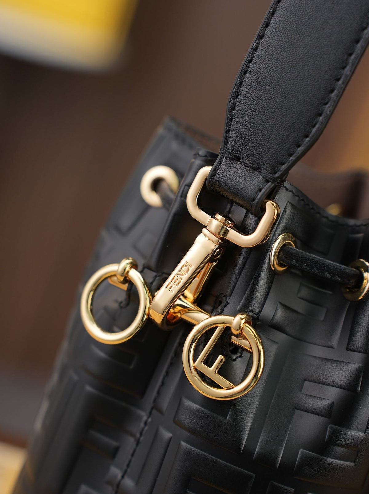 Model 18002, black, size 12-18-10