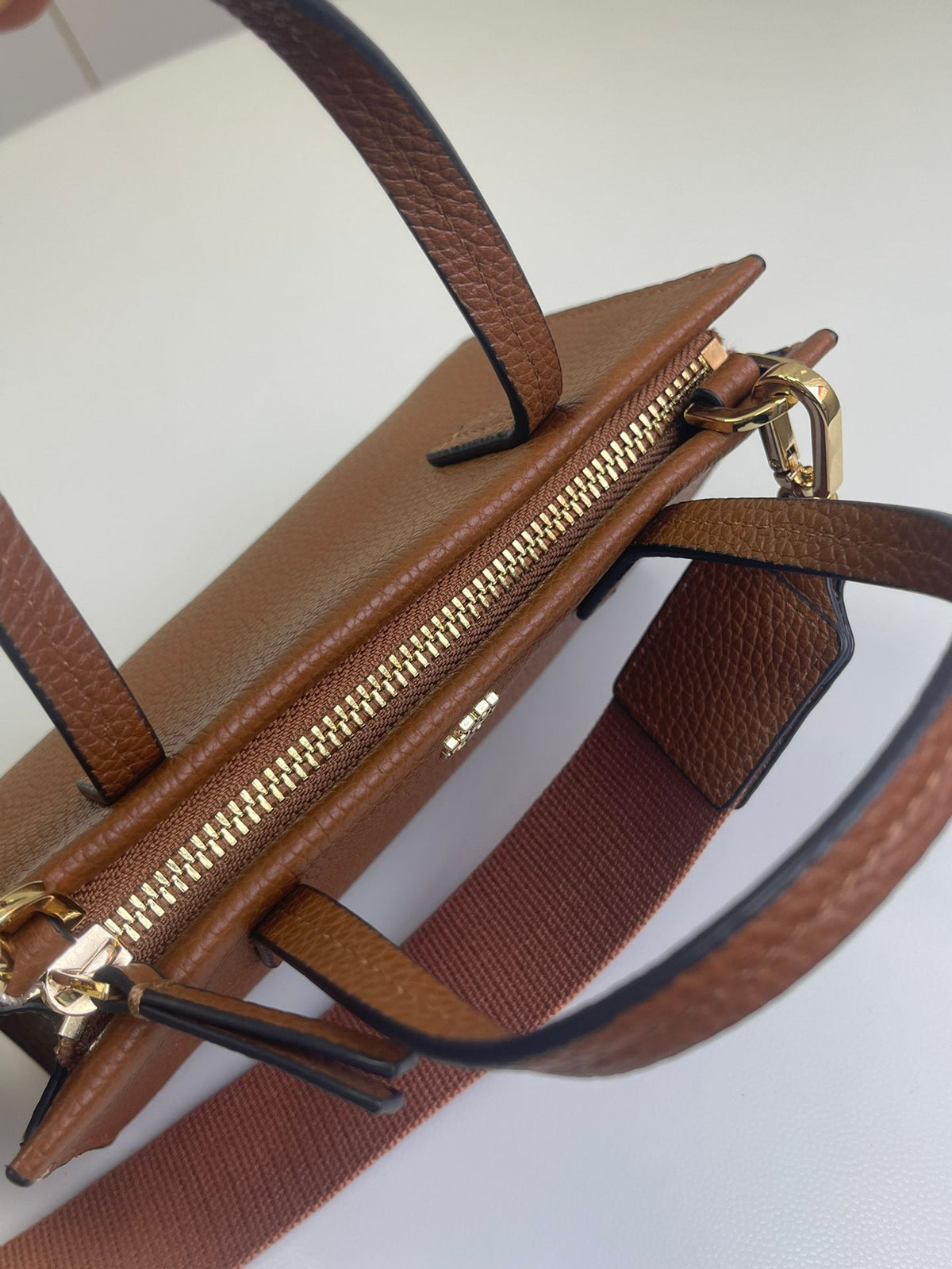 Story Burch ELLA tote, natural drop cowhide crossbody, bill of lading shoulder bag size 19.5x14.5x7, number H089 P370
