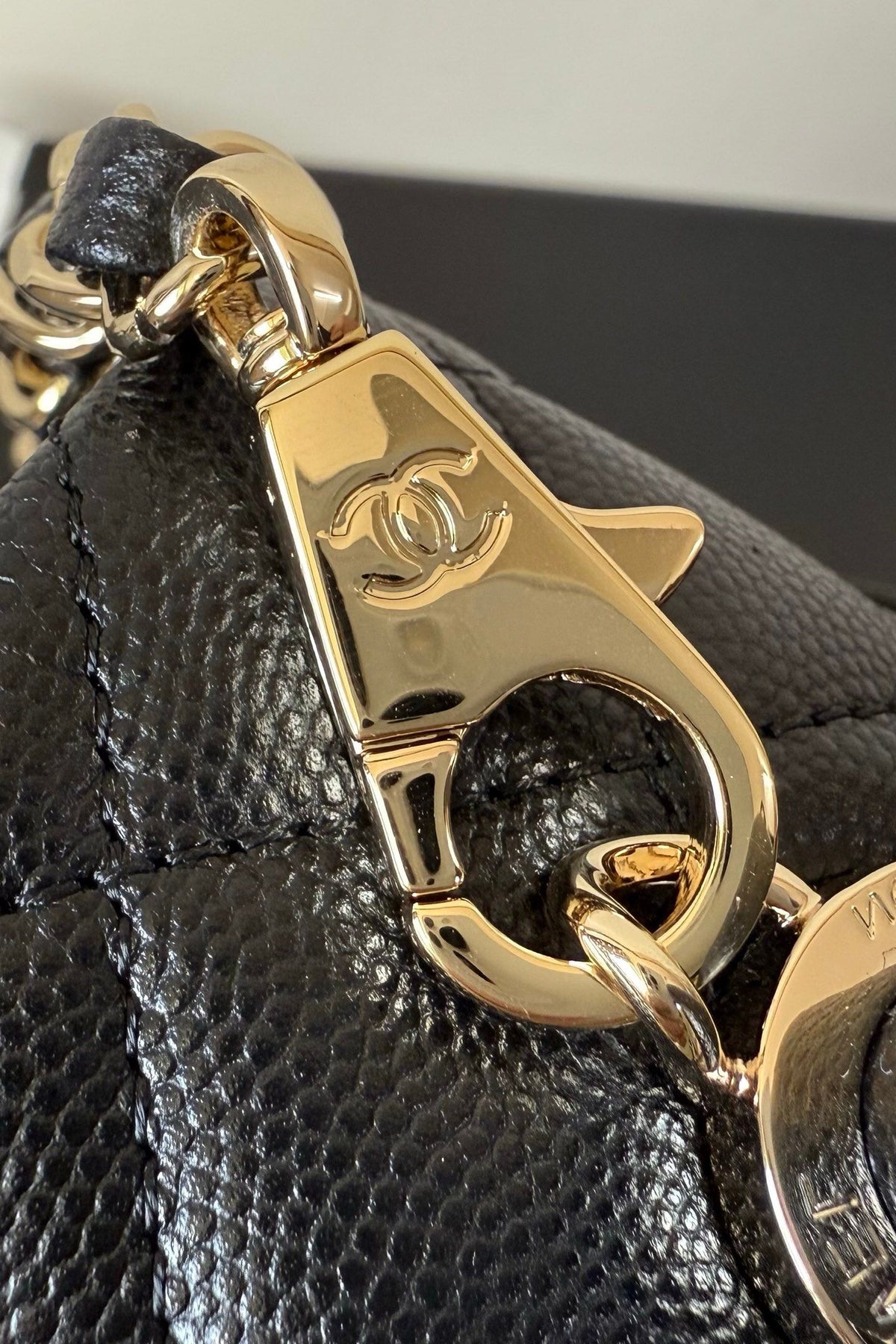 A184Coco handle top flip single shoulder chain handle bag, detachable shoulder strap, original cowhide soft to the touch, full copper hardware, size 28cm1150
