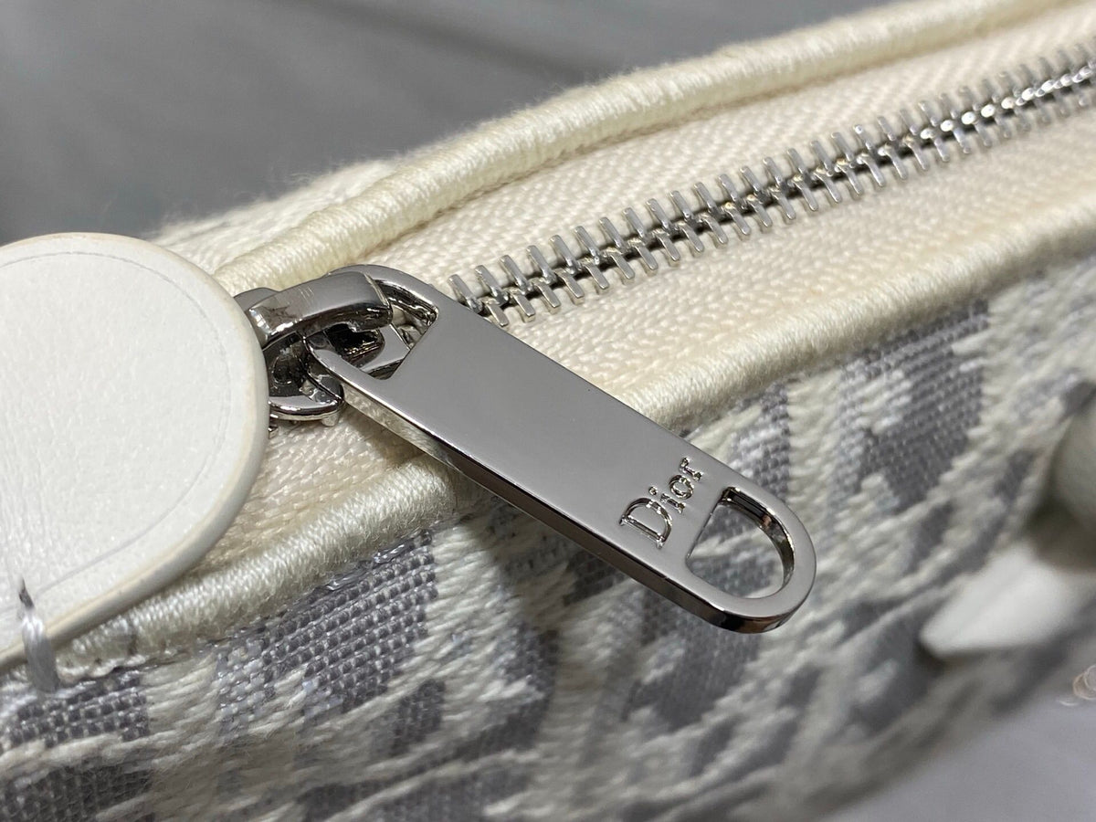 In stock Dior2026 early spring series Oblique bow chain bag, classic Oblique white gray canvas + white leather bow, elegant and playful
