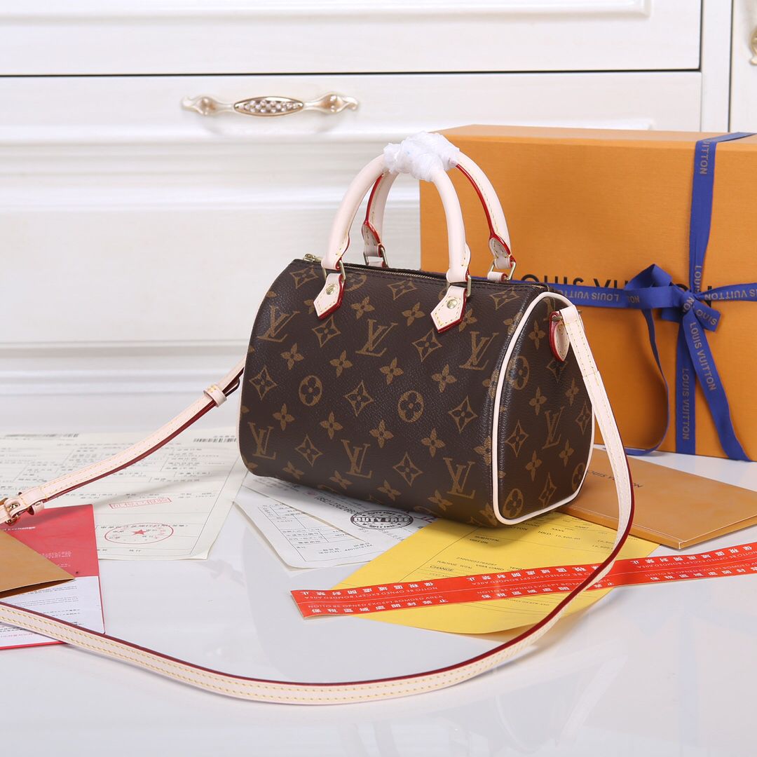 The highest version of the original factory leather top of the line original single with a full set of packaging top of the line original single LV bag handbag is made of classic Monogram canvas Nano Speedy handbag, which exudes ultimate femininity and