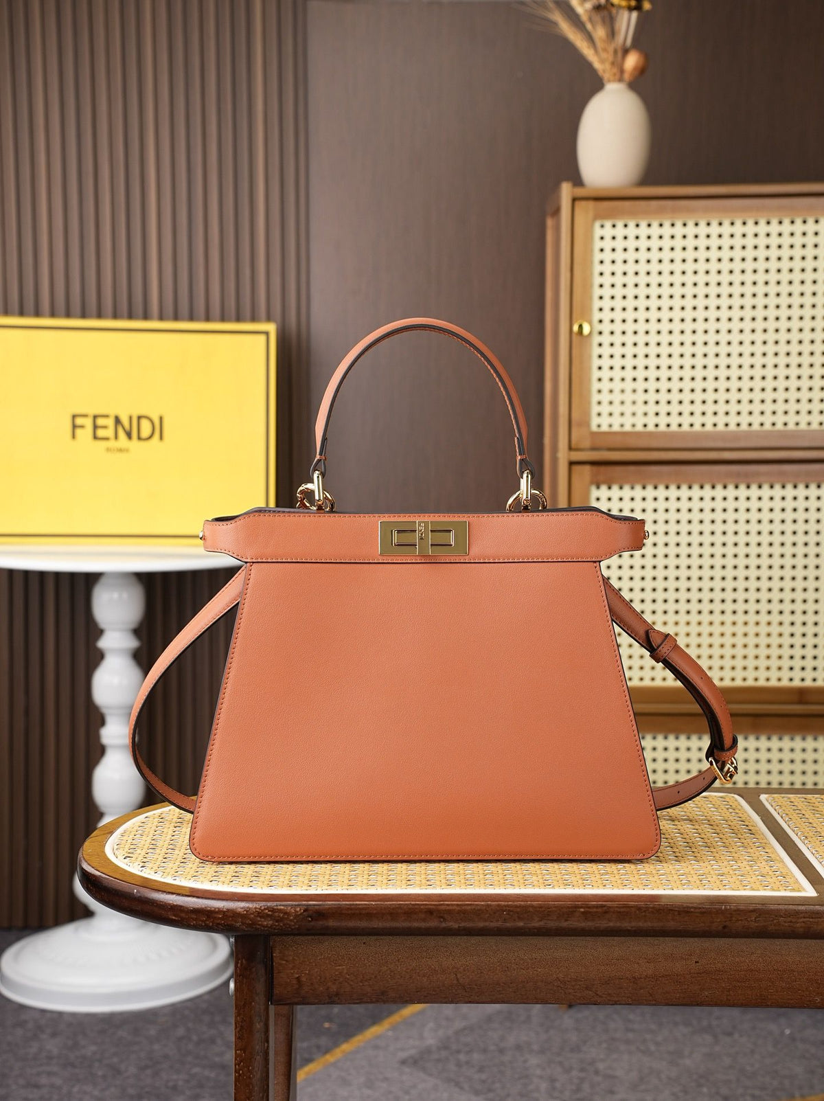 Model 8005, large size, 33x25x13cm