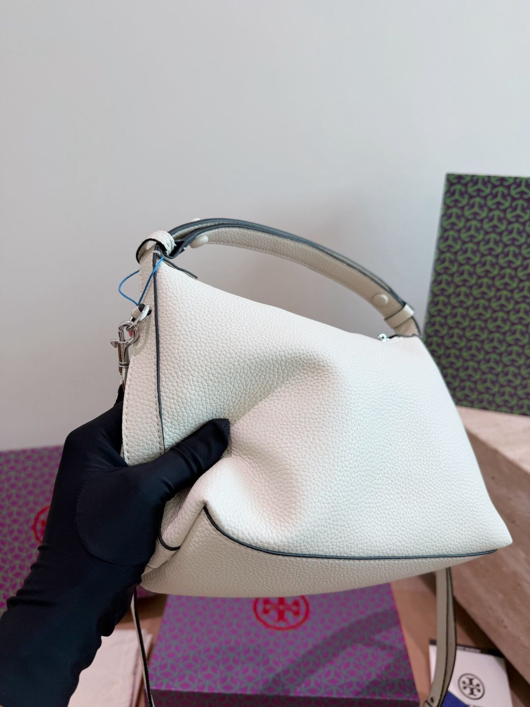 Comes with Toryburch gift box/lunch box package