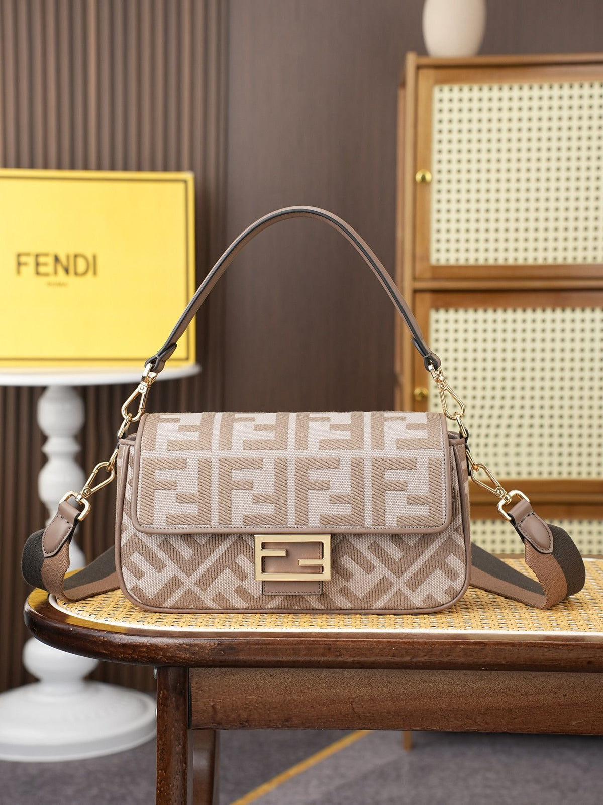 Model 6005, size 266.5 x 13.5 cm