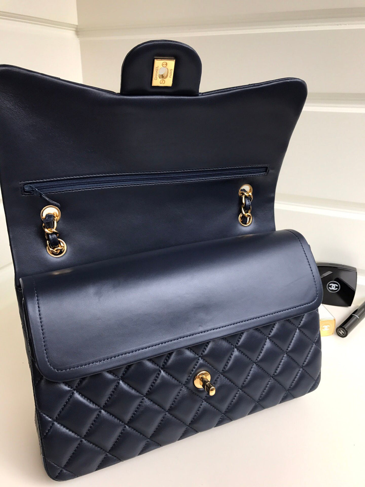 Upgraded version A1113 So beautiful that no one has friends CF Classic diamond series Original lambskin small buckle version Professionally customized heavyweight hardware shoulder straps Handmade wiring Lining leather Exquisite hot stamping font Uniform