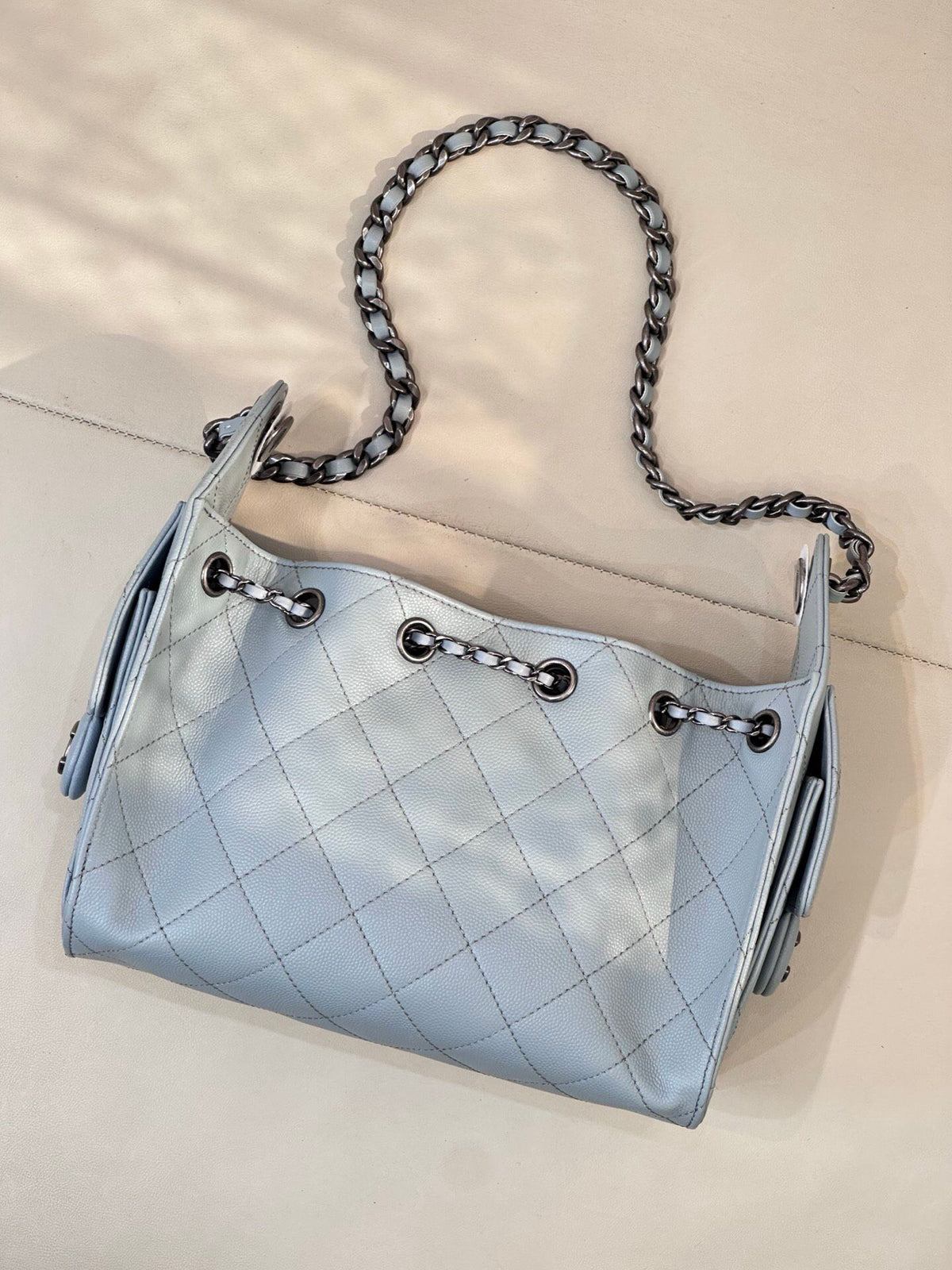 New releases are always a surprise. This year is no exception. The appearance of the 25C early spring series bags has reached a new level.