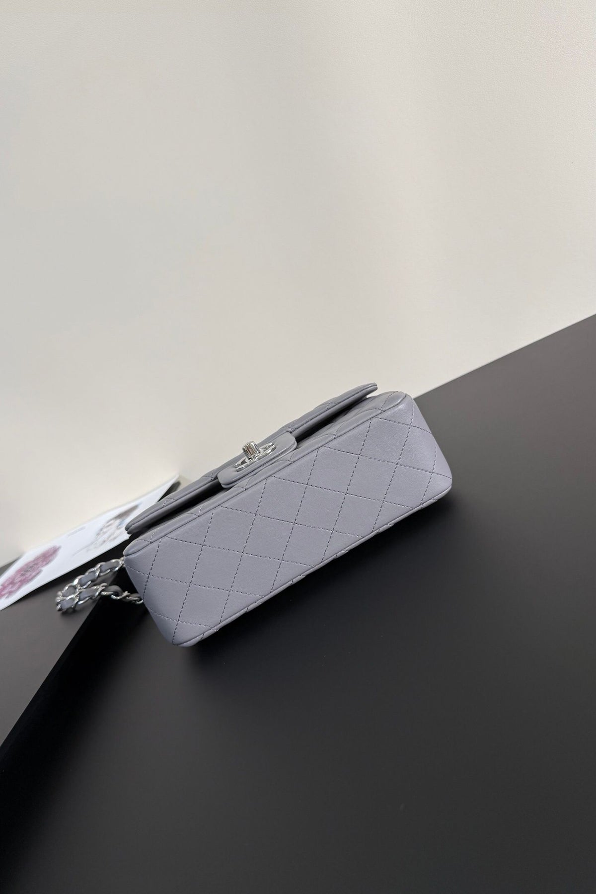 Upgraded version (full leather inside and outside) CF 20cm lambskin. Exclusive product in the market. Please see the pictures for leather details and workmanship. It is perfect. Welcome to compare. 116 Gray Silver