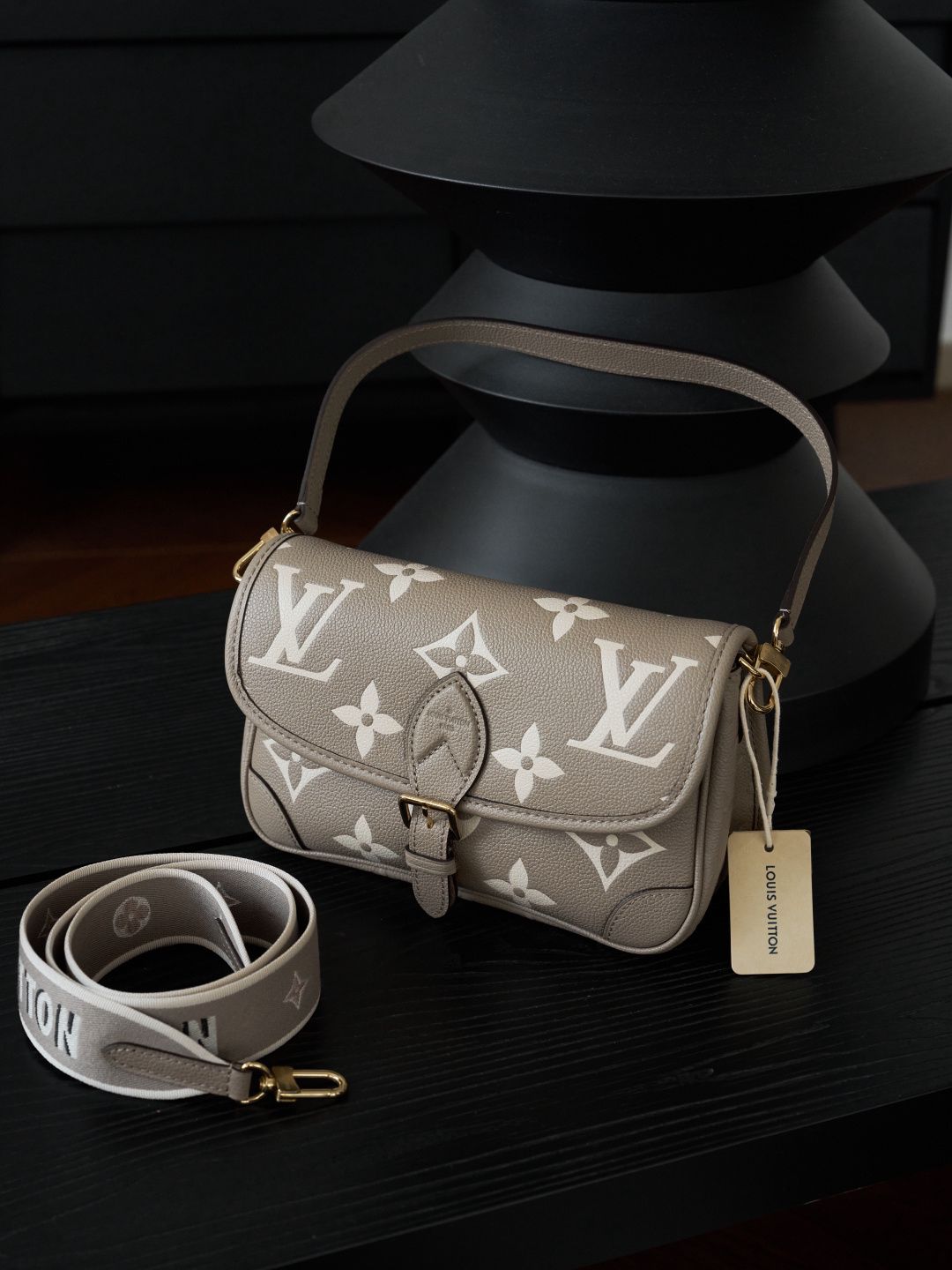 DIANE handbag M46583 P1480 Elephant Grey Baguette