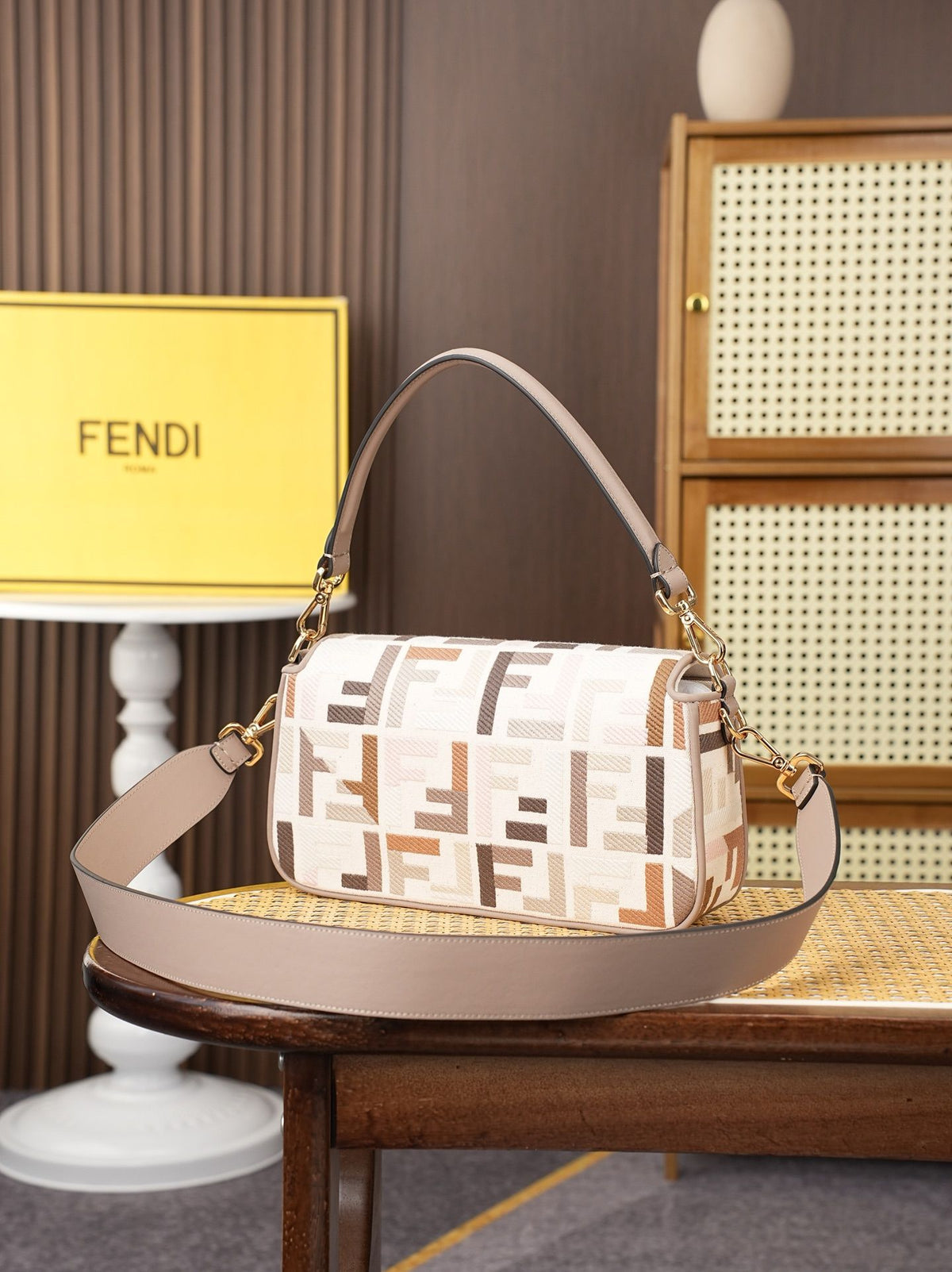 Model 6005, size 266.5 x 13.5 cm
