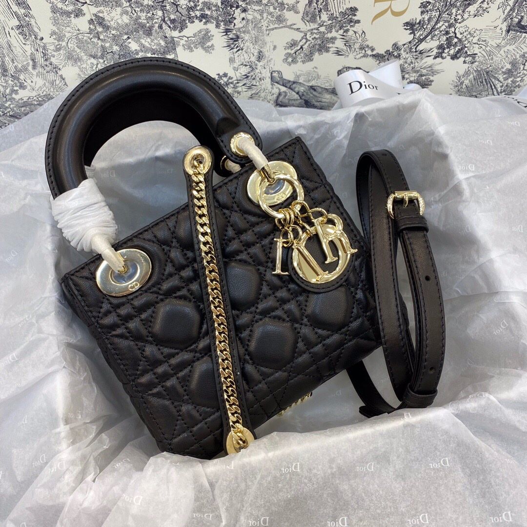 Clear out price in seconds, sheepskin 420 highest version, original factory top quality, original order with full set of packaging, top quality, original order with slow delivery. If you don't need this price, you can buy a few more and give them away