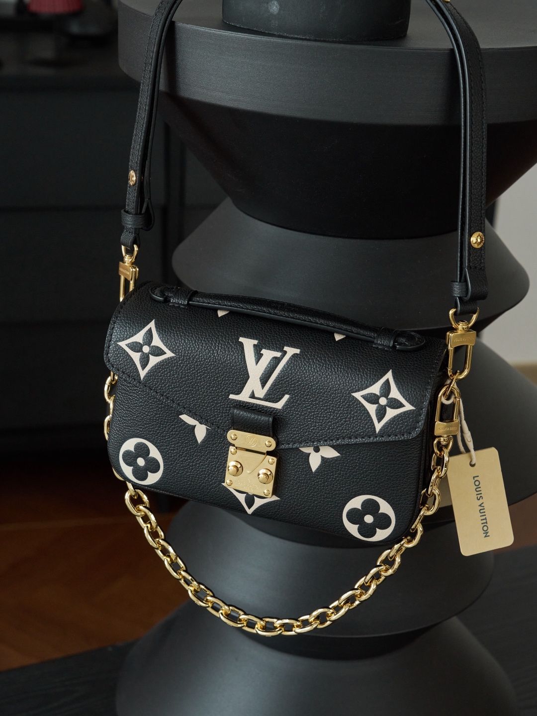 POCHETTE METIS EAST WEST handbag M46596 P1480 black messenger bag, original calfskin, fully steel vacuum plated, variable code chip version