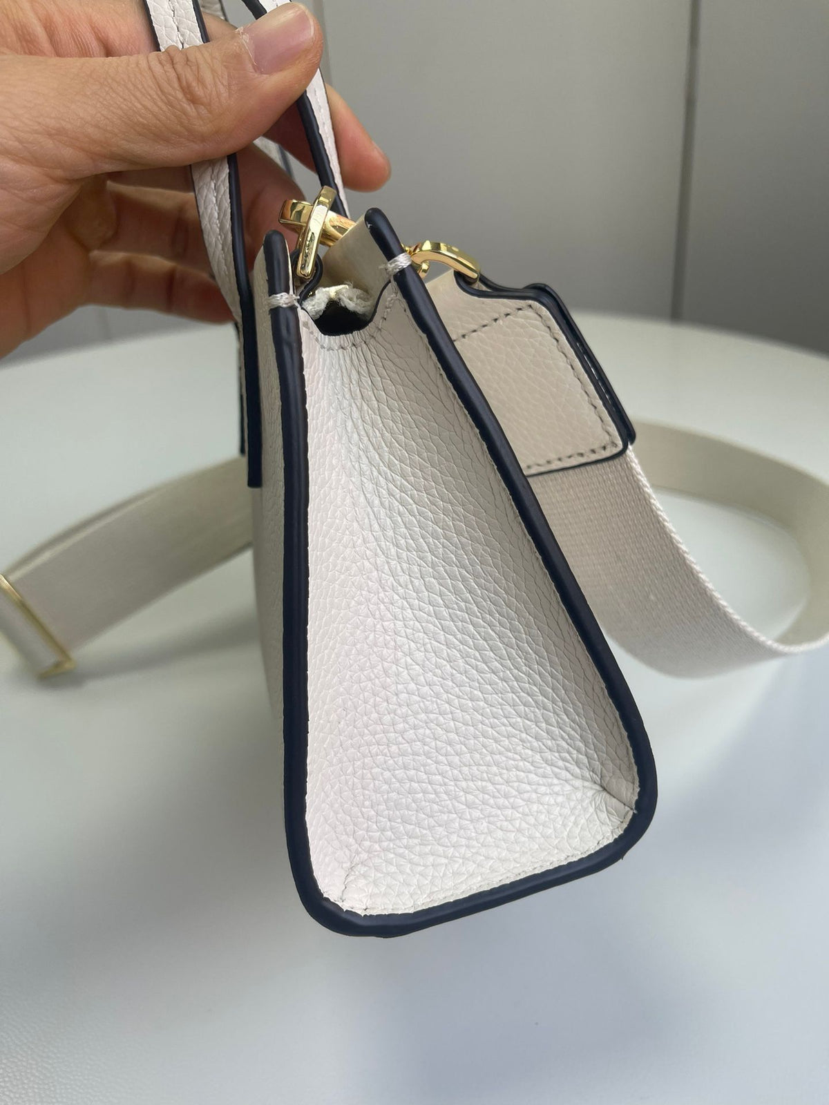 Story Burch ELLA tote, natural drop cowhide crossbody, bill of lading shoulder bag size 19.5x14.5x7, number H089 P370