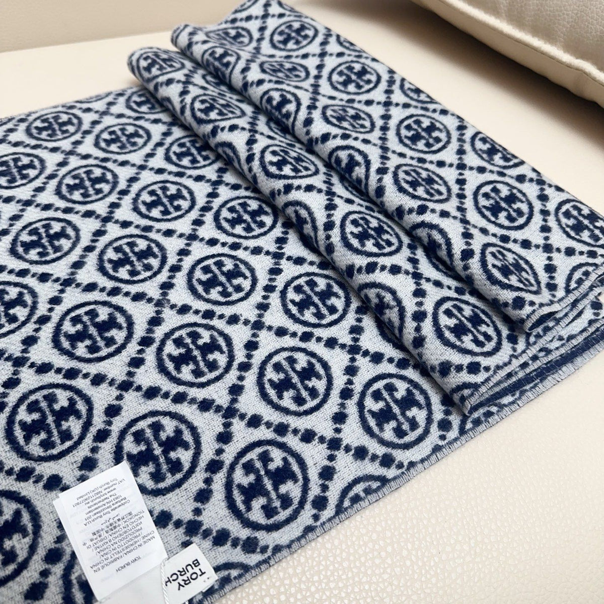TORY BURCH.TB new double-sided scarf navy blue