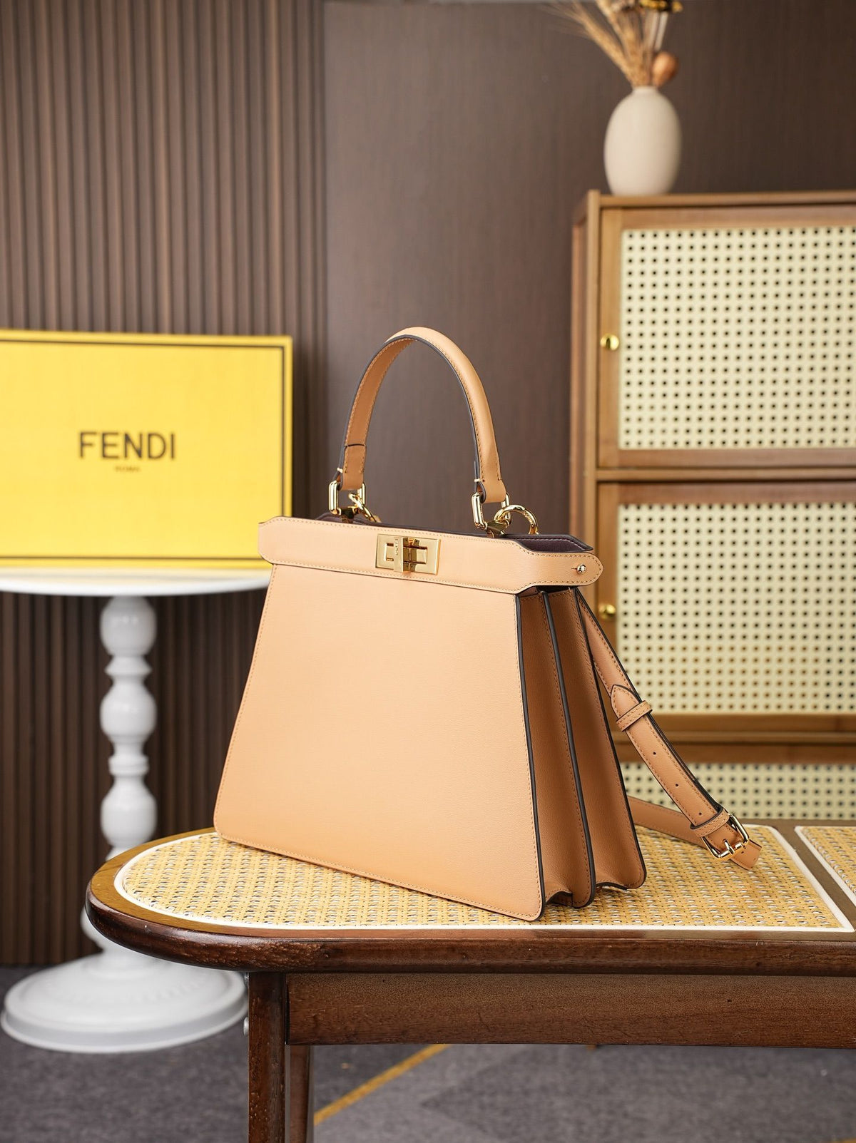 Model 8005, large size, 33x25x13cm
