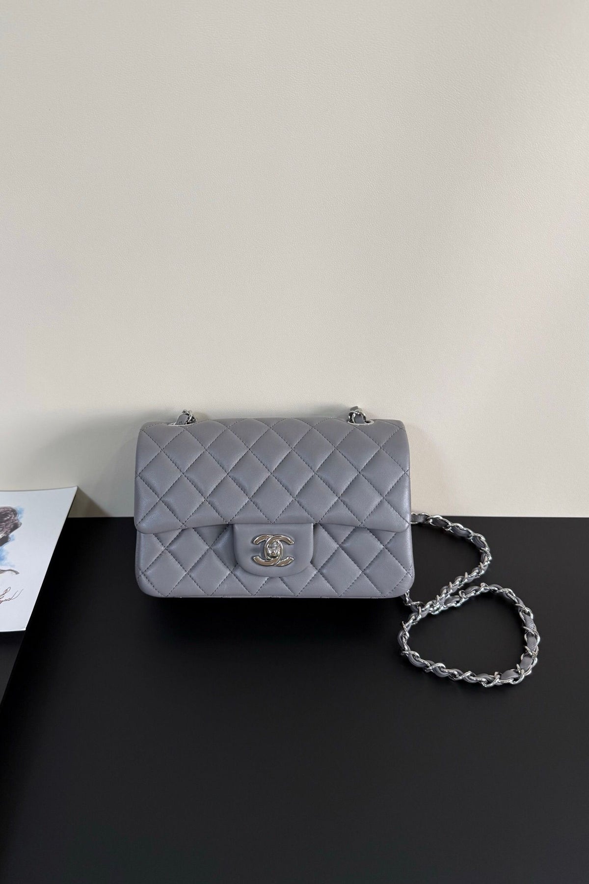 Upgraded version (full leather inside and outside) CF 20cm lambskin. Exclusive product in the market. Please see the pictures for leather details and workmanship. It is perfect. Welcome to compare. 116 Gray Silver