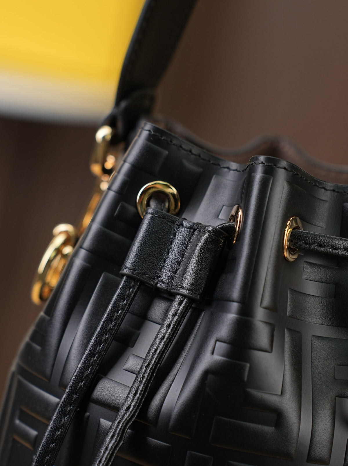Model 18002, black, size 12-18-10