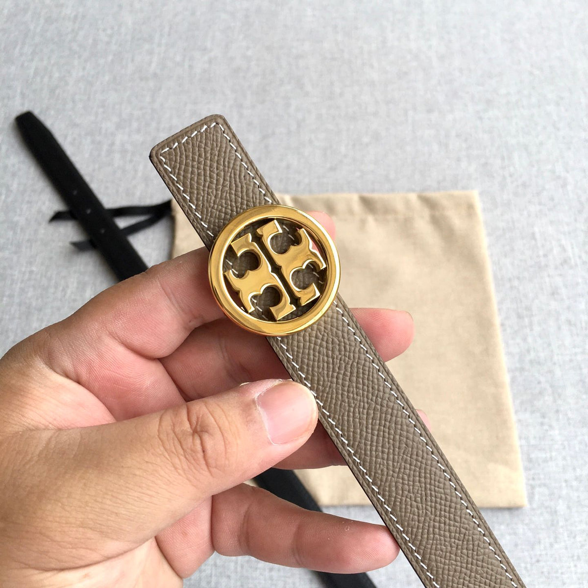 Tory Burch women's models are on sale and popular. Thank you for customer feedback. Real photos. Top quality products. See details. Available in 2.5CM. Available in all sizes