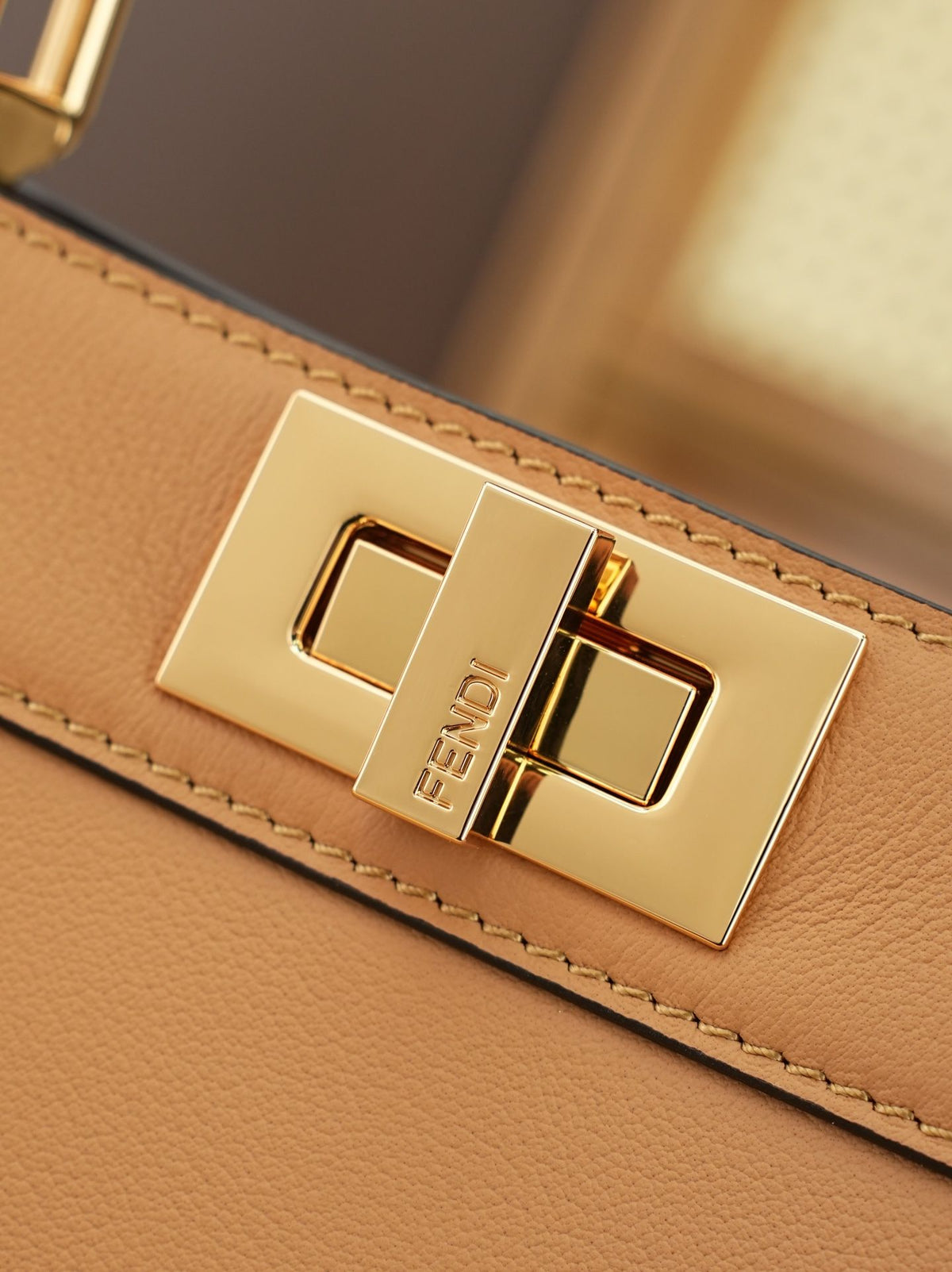 In Model 8005, the dimensions are 27x21x9.5cm