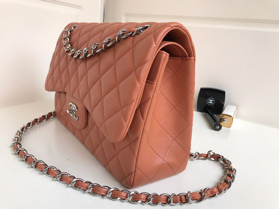 Upgraded version A1113 So beautiful that no one has friends CF Classic rhombus series Original lambskin small buckle version Professionally customized heavyweight hardware shoulder straps Handmade wiring Matching with same color lining Exquisite hot stamp