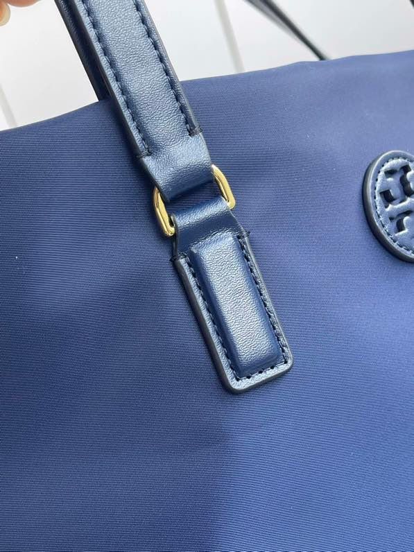 Black and blue arrived at 81478 tory Burch ELLA new solid color nylon shoulder tote bag, with excellent practicality and size 372616. Number h007 P370