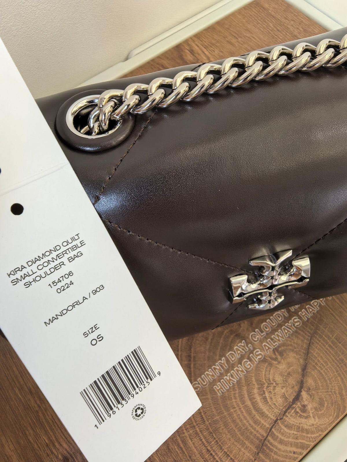 Number 512] This bag is really a bit high-end # niche bag. This Kira chain bag is tailor-made for delicate girls, with a gentle texture in chocolate color as a daily standard. It combines the classic elements of diamond grid pattern and metal chain, which