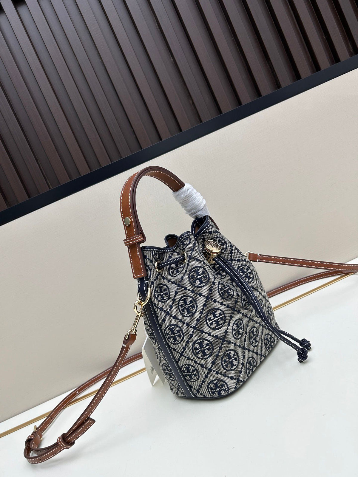 Batch 330 new bucket bag TORY BURCH T MONOGRAM mini floral jacquard crossbody bucket bag size 14x18x9.2cm