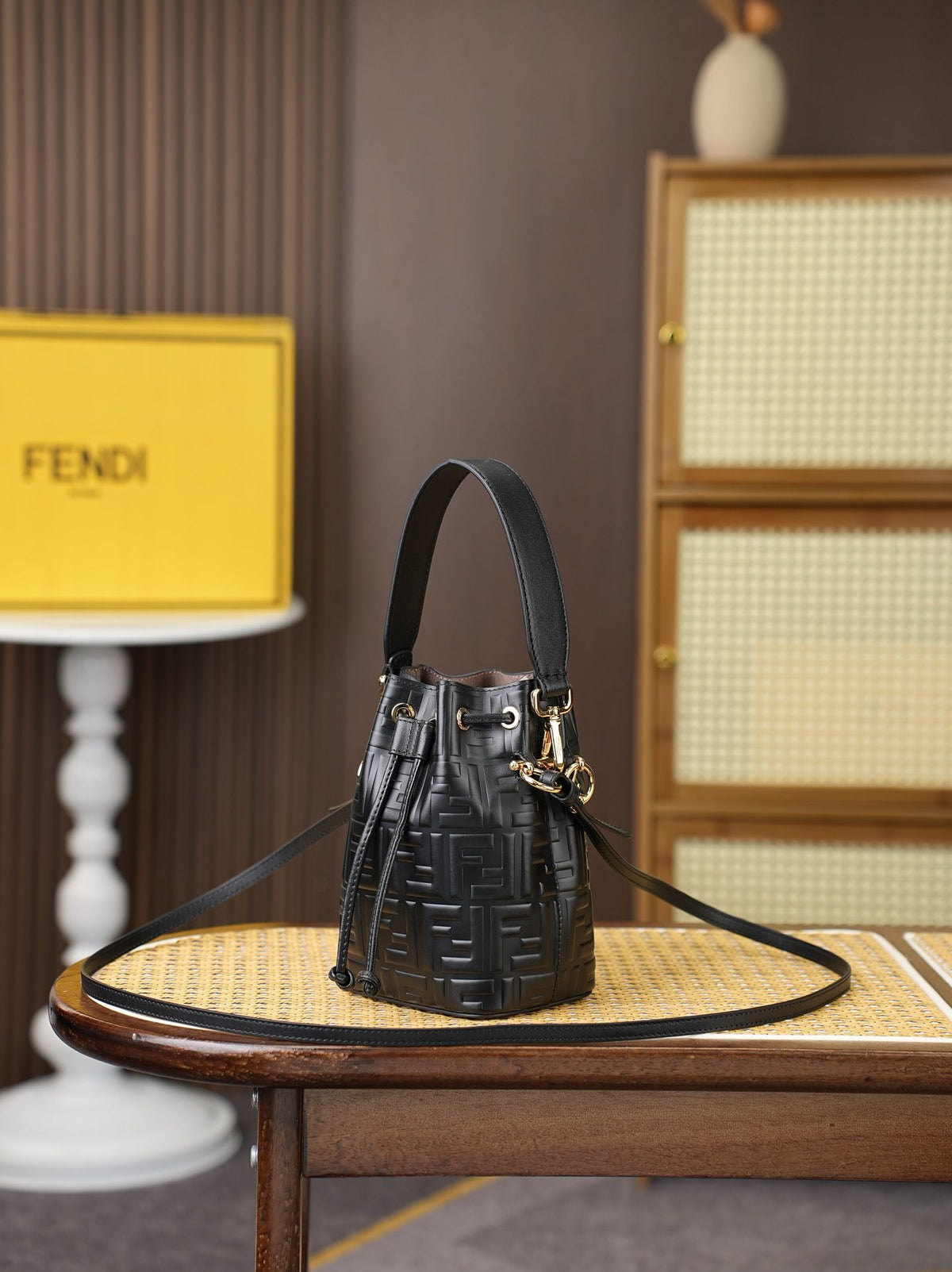 Model 18002, black, size 12-18-10