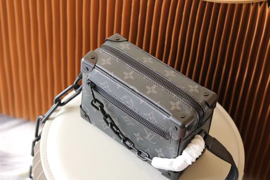 The highest version is made of original leather, top of the line original order, and comes with a complete set of packaging to restore the original price. If you need it, hurry up and grab it quickly. If