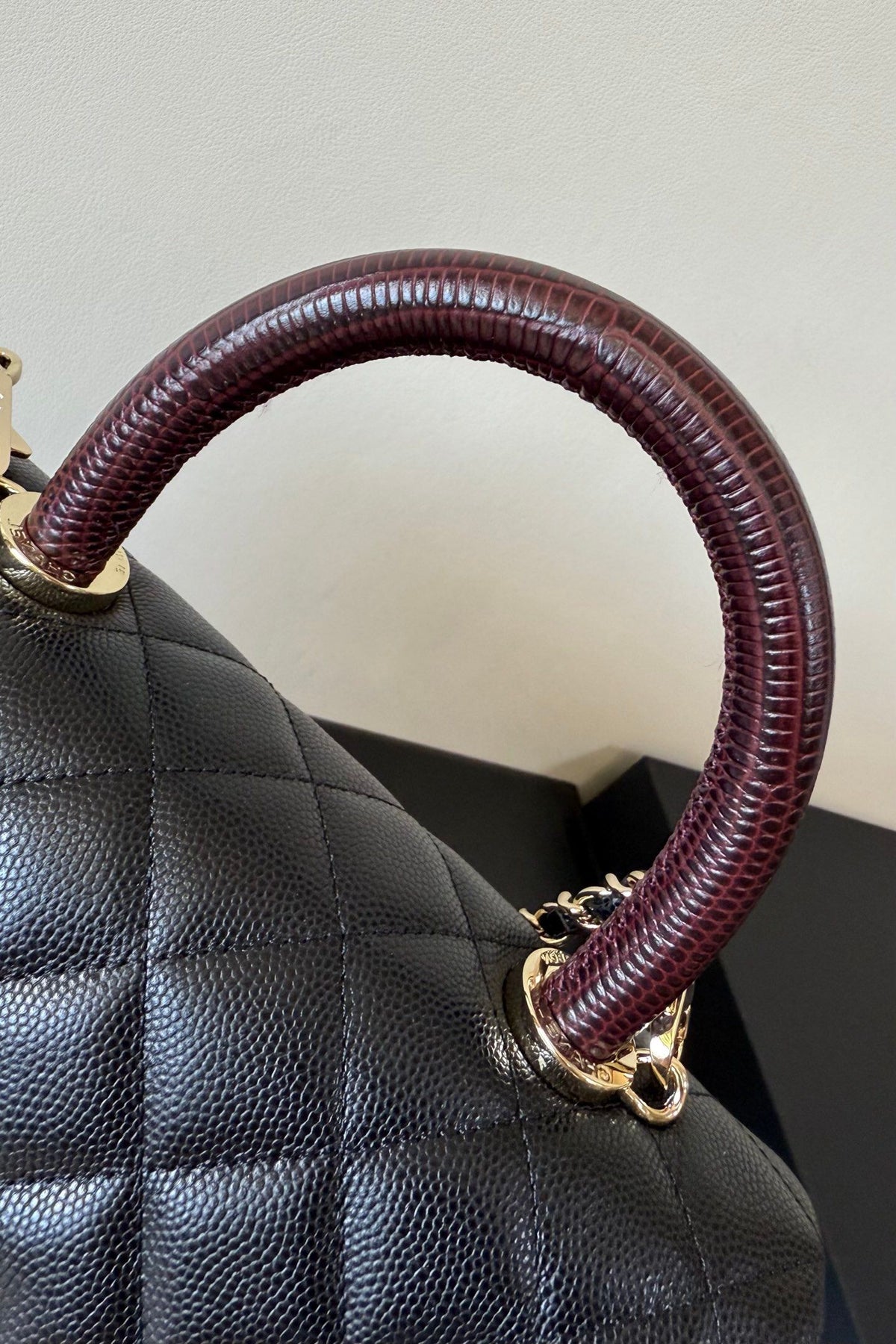 A186Coco handle top flip single shoulder chain handle bag, detachable shoulder strap, original cowhide soft to the touch, full copper hardware, size, small size 23cm1080