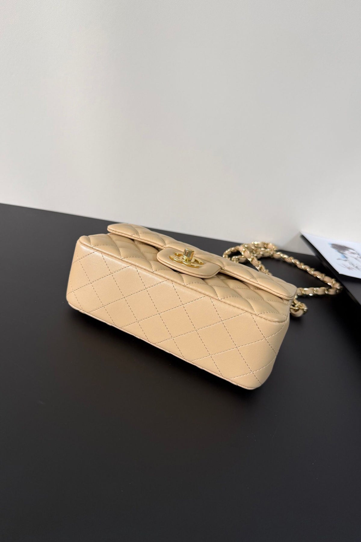 Upgraded version (full leather inside and outside) CF 20cm lambskin. Exclusive good product on the market. Please see the pictures for leather details and workmanship. It is perfect. Welcome to compare. 116 apricot gold buckle.