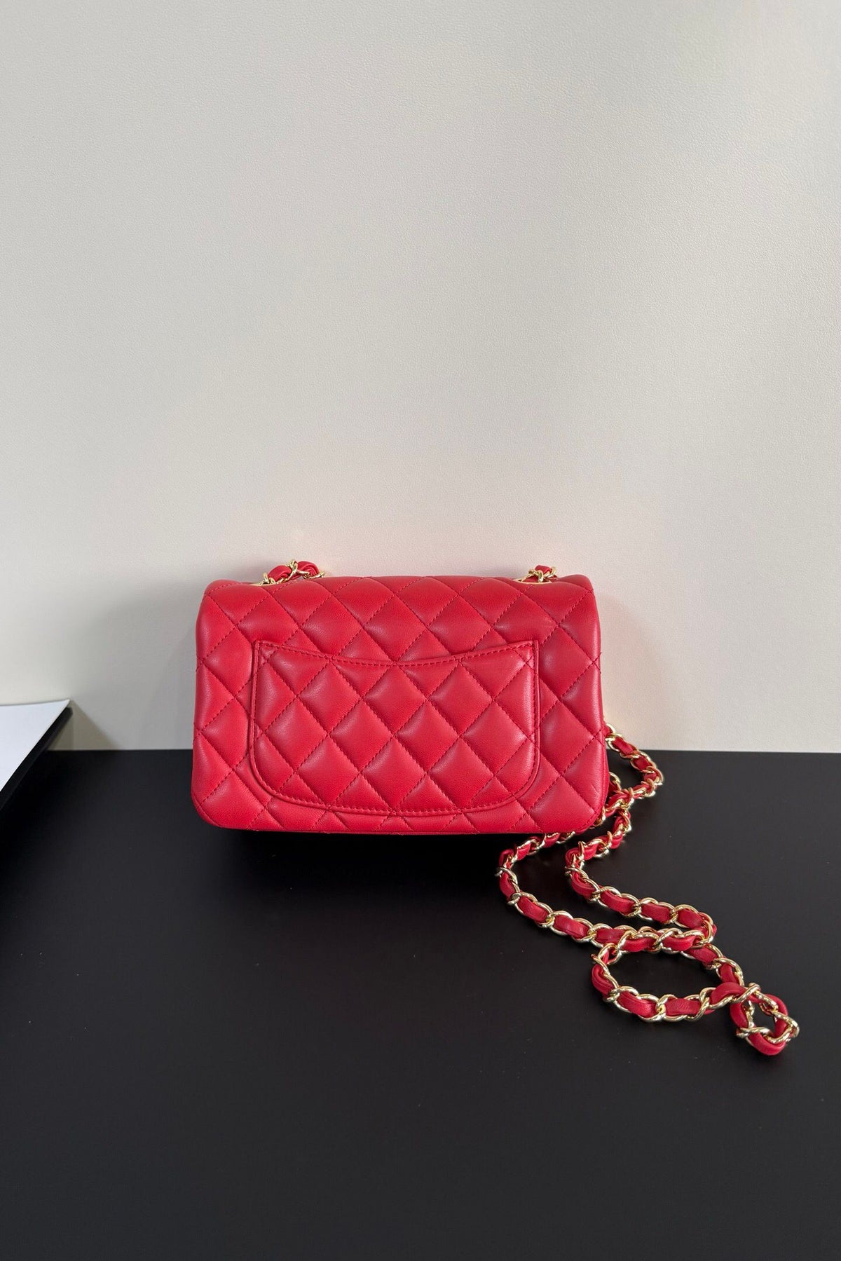 Upgraded version (full leather inside and outside) CF 20cm lambskin. Exclusive good product on the market. Please see the pictures for leather details and workmanship. It is perfect. Welcome to compare 116 Big Red.