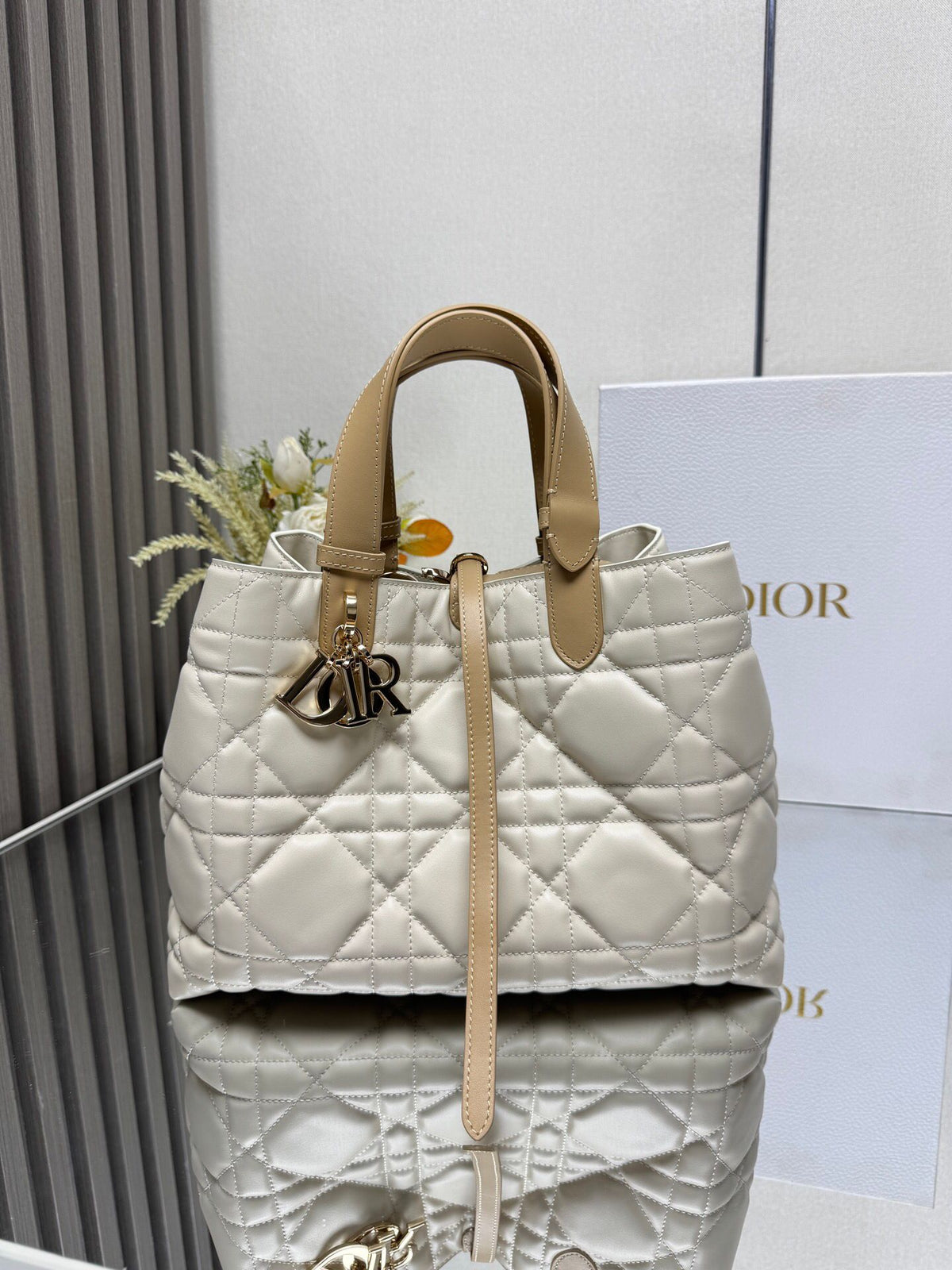 Toujours handbag [chalk white with camel leather medium]