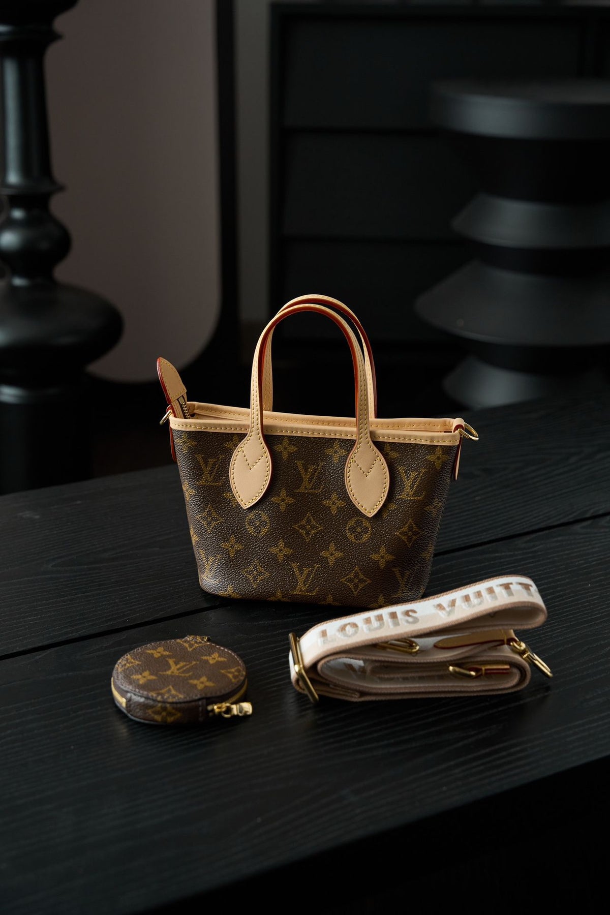 NEVERFULL BB handbag, original diamond pattern aged flower fabric, all-steel vacuum plated hardware, variable code chip M46705